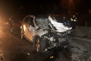 Cip, yol temizleme aracına &ccedil;arptı: 3 &ouml;l&uuml;