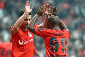Beşiktaş'ta Vagner Love ve Mustafa Pektemek kendini buldu