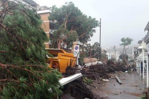 İtalya'da fırtına 9 can aldı