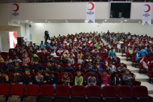 Bursa Kızılay Başkanı G&uuml;rkan ilk&ouml;ğretim &ouml;ğrencileriyle bir araya geldi