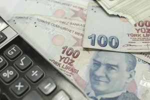 Kredi faizleri d&uuml;ş&uuml;şe ge&ccedil;ti