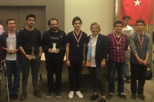 Bursalı satran&ccedil;&ccedil;ılardan b&uuml;y&uuml;k başarı