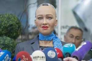 Robot Sophia'dan bir ilk daha!