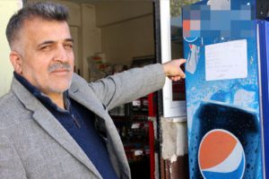 Bakkal bor&ccedil;ları alamayınca bu yazıyı astı