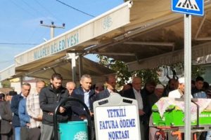 Beşinci kat penceresinden d&uuml;ş&uuml;p &ouml;len kadın, Bursa'da toprağa verildi