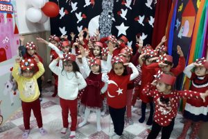 Minikler Kızılayın faaliyetlerini &ouml;ğrendi