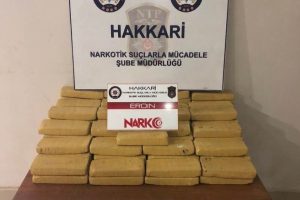 Terk edilen kamyonette 51 kilo eroin ele ge&ccedil;irildi