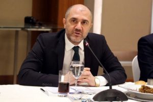 Aydın Din&ccedil;er Bursa'da konuştu: Mermerde bu yılın moda rengi beyaz ve gri