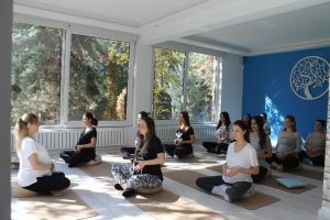 İkiz bebek bekleyen yoga uzmanından "hamile yogası"