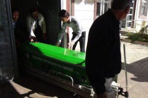 Otomobilin &ccedil;arptığı Suriyeli &ouml;ld&uuml;