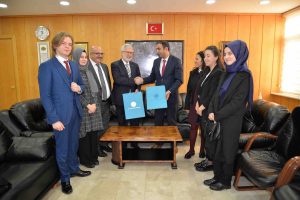 Bursa Ali Osman S&ouml;nmez Sosyal Bilimler Lisesi'ne Uludağ &Uuml;niversitesi'nden destek