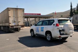 BM'den İdlib'e 28 TIR insani yardım malzemesi