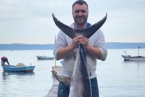 Boylarından b&uuml;y&uuml;k kılı&ccedil; balığı tuttular