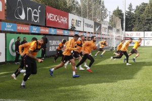Galatasaray'da derbi hazırlıkları s&uuml;r&uuml;yor