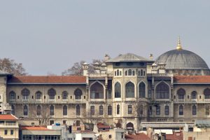 M&uuml;d&uuml;r yardımcısı hakkında su&ccedil; duyurusu