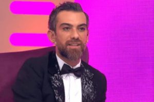 Hakan Akkaya &ccedil;ıplak erkekler kul&uuml;b&uuml;ne giremedi!