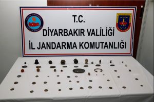 Tarihi eser ka&ccedil;ak&ccedil;ıları su&ccedil;&uuml;st&uuml; yakalandı