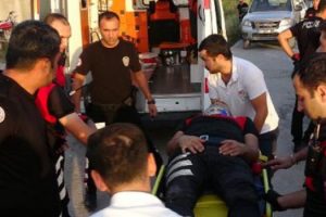 Ş&uuml;pheli aracı kovalayan polisler kaza yaptı
