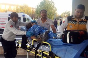 Kafede oturan eşine kurşun yağdırdı