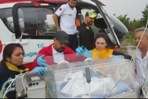 Ambulans helikopter yeni doğan bebek i&ccedil;in havalandı
