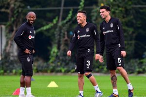 Beşiktaş, Başakşehir hazırlıklarını s&uuml;rd&uuml;rd&uuml;