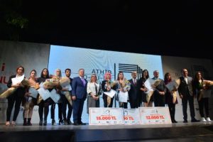 En iyi dokuma kumaşlar tasarımları &ouml;d&uuml;llerdirildi