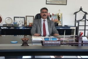 Atat&uuml;rk'e hareket eden daire başkanı g&ouml;revden alındı