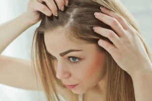 Hormonal d&uuml;zensizlikler sa&ccedil;ları d&ouml;k&uuml;yor