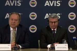 Fenerbah&ccedil;e sponsoruyla imzayı attı