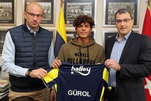Fenerbah&ccedil;e, 15'lik G&uuml;rol Demirezen'le imzaladı!