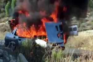 Yanan otomobil kullanılamaz hale geldi