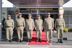 Komutanlar Diyarbakır'da denetlemelerde bulundu