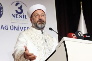 Diyanet İşleri Başkanı Erbaş, Bursa'da gen&ccedil;lerle buluştu