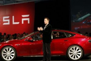 Tesla otonom sistemlerini geliştiriyor!