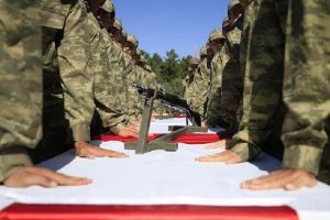 Bakan Akar'ın a&ccedil;ıkladığı tek tip askerliğin detayları belli oluyor