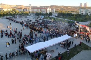 NEV&Uuml;'de "7. Geleneksel Mangalda Hamsi Ş&ouml;leni" yapıldı