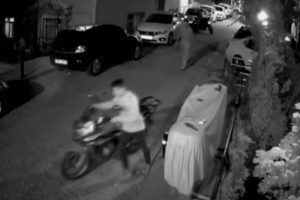 &Ccedil;aldığı motosikletin deposu boş olunca...