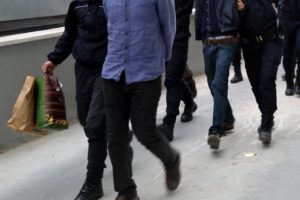 Bursa'da FET&Ouml;'n&uuml;n mahrem imamlarına operasyon: 4'&uuml; teğmen 19 g&ouml;zaltı