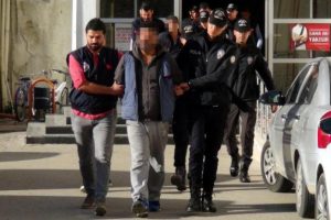 Silah ka&ccedil;ak&ccedil;ılığı operasyonu: 11 g&ouml;zaltı