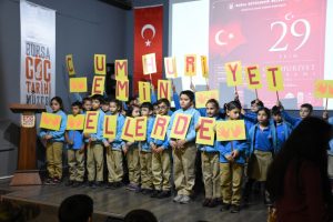 Bursa'da m&uuml;zede 'Cumhuriyet'&nbsp; coşkusu