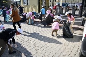 Bursa'da minik &ouml;ğrencilerden &ouml;rnek davranış