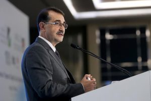 Bakan D&ouml;nmez'den 'yaptırım' a&ccedil;ıklaması