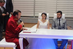 İzmit'in en b&uuml;y&uuml;k k&uuml;lt&uuml;r merkezine nikahlı a&ccedil;ılış