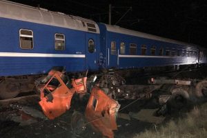 Rusya'da tren kamyona &ccedil;arptı: 20 yaralı