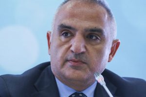 Bakan Ersoy: Ka&ccedil;ak yapılara m&uuml;saade etmeyeceğiz