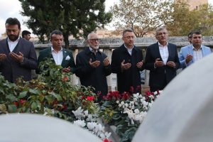 Fuat Oktay'dan, Erbakan'ın kabrine ziyaret