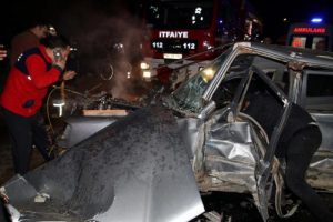Hatalı sollama kazası: 1 &ouml;l&uuml;, 2 yaralı