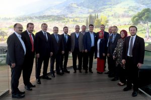 Belediye Başkanı Dündar, Bursa'nın projelerini milletvekillerine anlattı