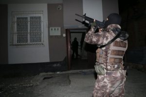 PKK adına hara&ccedil; toplayan &ouml;rg&uuml;te operasyon