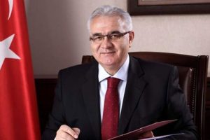 FET&Ouml;'den hapis cezasına &ccedil;arptırılan eski valinin eşine ev hapsi